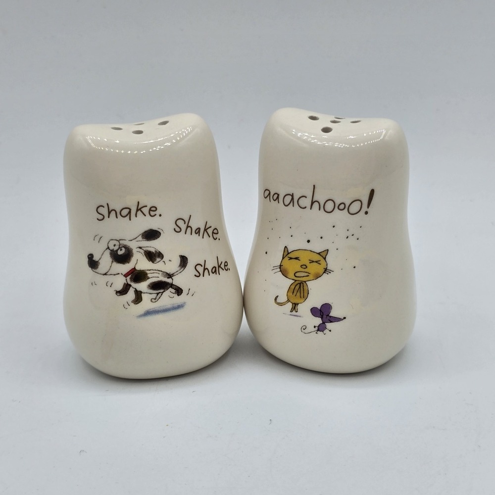 Hallmark Sneezing Achoo Cat Kitty Shake Shake Shake Dog Salt & Pepper Shaker Set